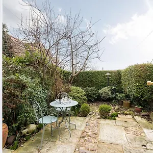 Quaint In The Heart Of North Yorkshire Village - Pet Friendly Free Stillington